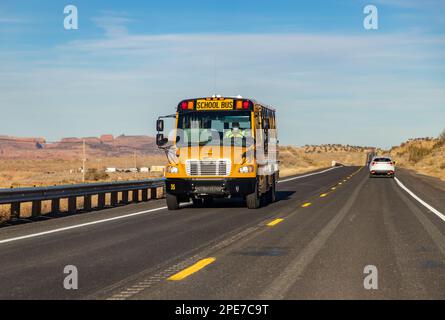 Une photo d'un autobus scolaire jaune américain en Arizona. Banque D'Images