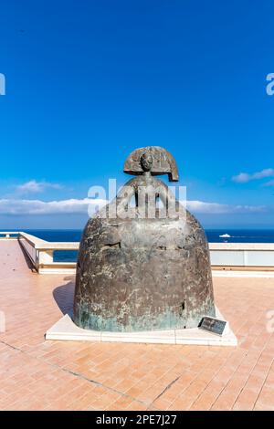 Queen Mariana, Reina Mariana, sculpture en bronze, par Manolo Valdes, 2004, Casino Garden, Monte Carlo, Principauté de Monaco Banque D'Images