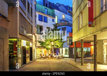 Le quartier de Rôtillon est l'un des plus anciens de Lausanne, en Suisse. Les rues sinueuses escarpées et les maisons colorées en sont les caractéristiques. Au cours des dernières années il Banque D'Images