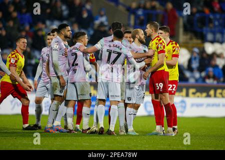 Huddersfield, Royaume-Uni. 15th mars 2023. Un joueur des deux équipes s'affronte lors du match du championnat Sky Bet Huddersfield Town vs Norwich City au stade John Smith, Huddersfield, Royaume-Uni, 15th mars 2023 (photo de Ben Early/News Images) crédit: News Images LTD/Alay Live News Banque D'Images