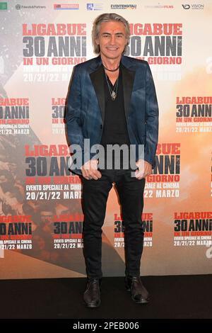 Rome, Italie. 15th mars 2023. Luciano Ligabue assiste à la séance photo du film 'Ligabue 30 anni in un giorno Campo volo' au cinéma Barberini. (Photo de Mario Cartelli/SOPA Images/Sipa USA) crédit: SIPA USA/Alay Live News Banque D'Images