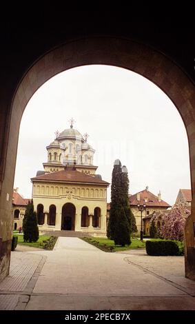 Alba Iulia, Roumanie, environ 2000. Vue extérieure de la cathédrale de Coronation (1921). Banque D'Images