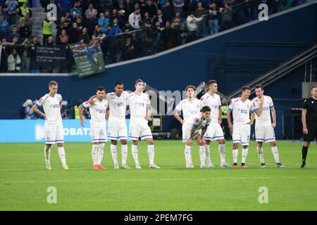 Saint-Pétersbourg, Russie. 15th mars 2023. Des joueurs de l'équipe de dynamo vus pendant le match de football de la coupe russe 2022/2023 entre Zenit Saint-Pétersbourg et Dynamo Moscou à Gazprom Arena. Score final; Zenit 1:1 Dynamo (4:5, tir de pénalité). Crédit : SOPA Images Limited/Alamy Live News Banque D'Images