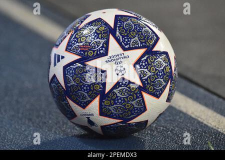 Naples, Italie. 15th mars 2023. La balle de match lors du match de l'UEFA Champions League entre SSC Napoli et Eintracht Frankfurt à Diego Armando Maradona Credit: Independent photo Agency/Alay Live News Banque D'Images