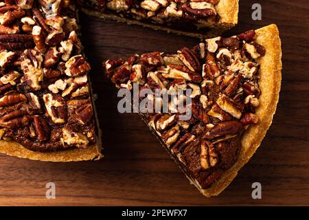 Dessert sucré Pecan Pie avec noix de pécan Banque D'Images