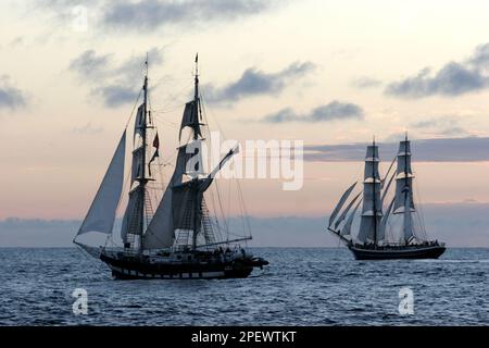 Deux grands navires, départ de la course, Bergen 2008 Banque D'Images