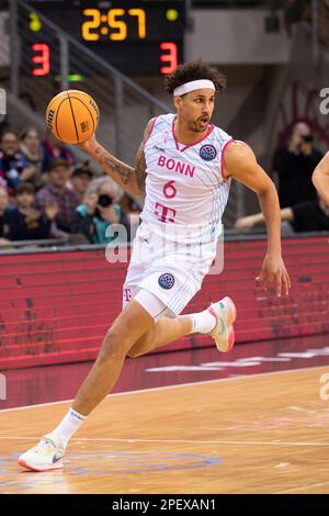 Bonn, Allemagne. 14th mars 2023. Michael KESsens (BON, mi.) sur le ballon, simple action. Score final 85:75, paniers de la Ligue des Champions de basket-ball/Telekom Bonn-BAXI Manresa/BONN vs MANN/Round of 16 - Groupe J/5th, dans le TELEKOMMOME, on 14 mars 2023 Credit: dpa/Alamy Live News Banque D'Images