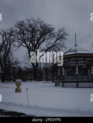 Le kiosque à musique, lieu historique national du Canada des jardins publics de Halifax, au cours de l'hiver Banque D'Images