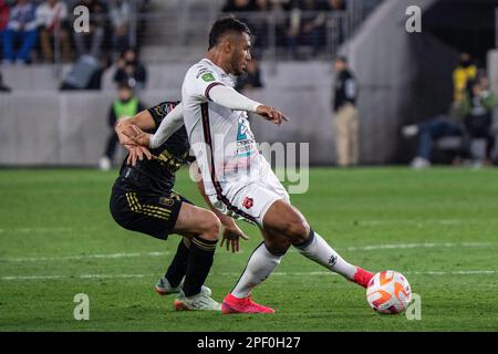 Alexandre Lopez (11), milieu de terrain d'Alajuelense, gagne possession lors d'un match de la Ligue des champions de la CONCACAF contre la LAF, mercredi, 15 mars 2023, à la Banque D'Images