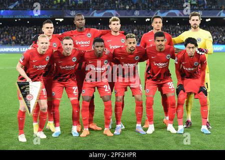 Naples, Italie. 15 mars 2023. Eintracht Frankfurt se présente pour une photo d'équipe lors du match de l'UEFA Champions League entre SSC Napoli et Eintracht Frankfurt au Stadio Diego Armando Maradona Naples Italie le 15 mars 2023. Credit: Franco Romano/Alay Live News Banque D'Images