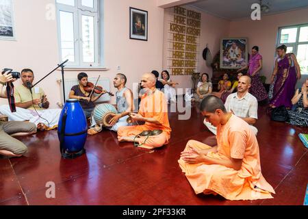 Bakou, Azerbaïdjan, 20 mai 2019: Rites , disciples à la cérémonie au Temple Lièvre Krishna. Banque D'Images