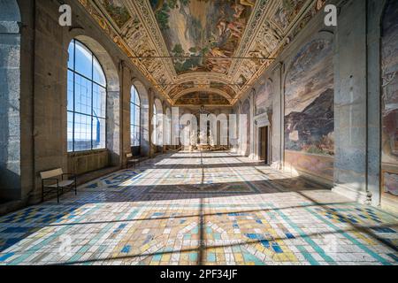 Magnifique salle de fresques dans le Palais Farnese à Caprarola, province de Viterbo, Lazio, Italie. Banque D'Images