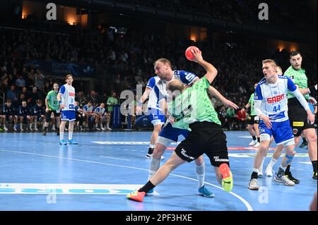 Berlin, Allemagne. 16th mars 2023. Berlin, Allemagne 16 mars 2023: Paul Drux (95) de Fuechse Berlin est contesté pendant le jeu 1. Bundesliga - Füchse Berlin / VfL Gummersbach - Max-Schmeling-Halle. Berlin, Allemagne. (Ryan Sleiman /SPP) crédit: SPP Sport Press photo. /Alamy Live News Banque D'Images