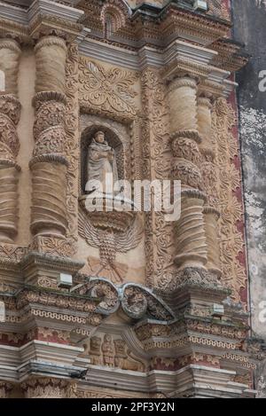 Détail de l'église San Domingo de style Churriguerseque espagnole à San Cristobal de las Casas, Chiapas, Mexique Banque D'Images