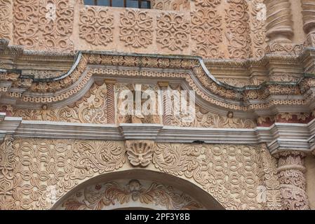 Détail de l'église San Domingo de style Churriguerseque espagnole à San Cristobal de las Casas, Chiapas, Mexique Banque D'Images