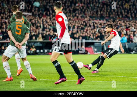 ROTTERDAM - (l) Alireza Jahanbakhsh de Feyenoord marque le 6-0 lors du match de l'UEFA Europa League Round of 16 entre Feyenoord et Shakhtar Donetsk à Feyenoord Stadion de Kuip on 16 mars 2023 à Rotterdam, pays-Bas. AP | hauteur néerlandaise | COR LASKER Banque D'Images