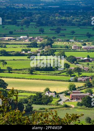 Vue sur la campagne du Cheshire de Beeston Castle Banque D'Images