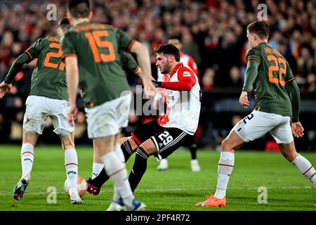 ROTTERDAM - Santiago Gimenez de Feyenoord lors de la ligue Europe de l'UEFA série de 16 parties entre Feyenoord et Shakhtar Donetsk à Feyenoord Stadion de Kuip on 16 mars 2023 à Rotterdam, pays-Bas. ANP OLAF KRAAK Banque D'Images