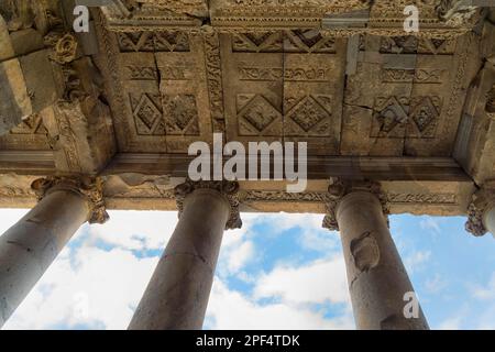 Temple du Soleil hellénistique classique de Garni, plafond d'entrée, province de Kotayk, Arménie, Caucase, Moyen-Orient Banque D'Images