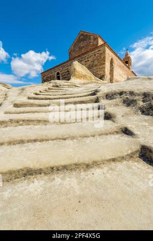 Escaliers menant à la basilique du Prince chrétien datant du 10th siècle, ville grotte d'Uplistsikhe connue sous le nom de forteresse du Seigneur, Gori, quartier de Shida Kartli Banque D'Images