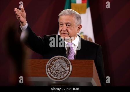 Mexico, Mexique. 16th mars 2023. Le Président du Mexique, Andres Manuel Lopez Obrador lors de la conférence de presse devant les journalistes au Palais national de Mexico. Sur 16 mars 2023 à Mexico, Mexique (Credit image: © Luis Barron/eyepix via ZUMA Press Wire) USAGE ÉDITORIAL SEULEMENT! Non destiné À un usage commercial ! Banque D'Images