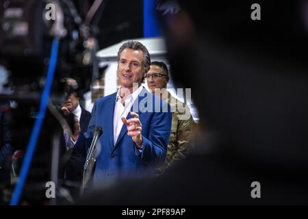 Sacramento, États-Unis. 01st janvier 2000. Gov. Gavin Newsom s'adresse aux médias sur les plans visant à réduire le nombre de sans-abri, y compris la mise en place de petites maisons à travers l'État, lors d'une conférence de presse à Sacramento, en Californie, jeudi, 16 mars 2023. L'événement de presse commence sa tournée à l'échelle de l'État pour présenter des propositions politiques, en remplaçant l'adresse de l'État de l'État de cette année. (Photo de Rahul Lal/Sipa USA) crédit: SIPA USA/Alay Live News Banque D'Images