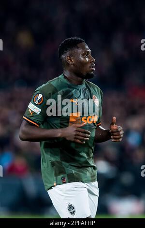 ROTTERDAM - Lassina Traore de Shakhtar Donetsk lors du match de 16 de la ligue Europe de l'UEFA entre Feyenoord et Shakhtar Donetsk à Feyenoord Stadion de Kuip on 16 mars 2023 à Rotterdam, pays-Bas. AP | hauteur néerlandaise | COR LASKER Banque D'Images