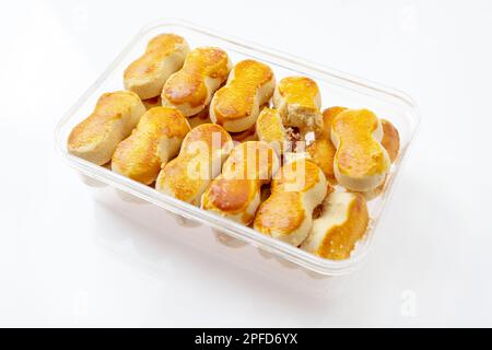 Biscuits indonésiens pour célébrer l'eid al fitr (Kue Lebaran) sur fond blanc Banque D'Images