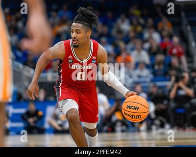 16 mars 2023 : les Cajuns de Ragin en Louisiane gardent Themus Fulks (0) pendant 2nd moitié de la NCAA région d'Orlando entre les Cajuns de Ragin en Louisiane et les bénévoles du Tennessee. Le Tennessee a battu la Louisiane 58-55 au Amway Center d'Orlando, en Floride. Roméo T Guzman/CSM. Banque D'Images