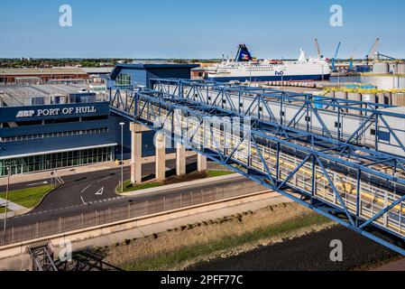 Le port de Hull, pris d'un ferry de voiture de cross-Channel. Banque D'Images