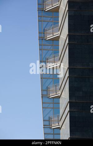 09 avril 2022 – Europe, Italie, Lobardia, Milan, Formes et lignes de la Piazza Gae Aulenti Banque D'Images