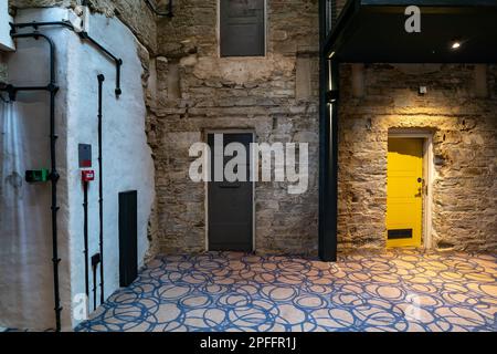 Couloir intérieur de l'hôtel Bodmin Jail à Bodmin, Cornwall Banque D'Images