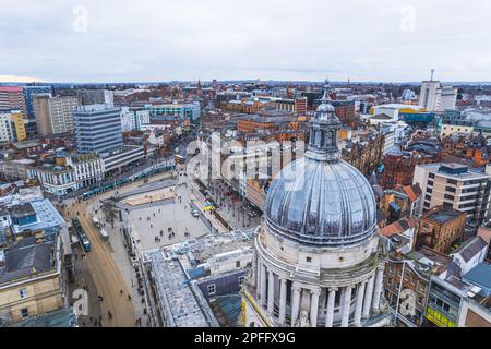 Old Market Square à Nottingham du ciel, bureaux et maisons, Royaume-Uni. Photo de haute qualité Banque D'Images