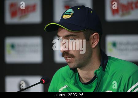 Le capitaine irlandais Andrew Balbirnie s'adressant à une conférence de presse avant le match pendant l'équipe nationale de cricket de l'Irlande de l'ODI assiste à la pratique à Sylhet Internati Banque D'Images