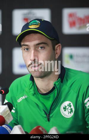 Le capitaine irlandais Andrew Balbirnie s'adressant à une conférence de presse avant le match pendant l'équipe nationale de cricket de l'Irlande de l'ODI assiste à la pratique à Sylhet Internati Banque D'Images