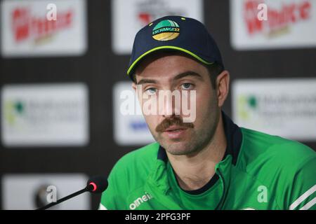 Le capitaine irlandais Andrew Balbirnie s'adressant à une conférence de presse avant le match pendant l'équipe nationale de cricket de l'Irlande de l'ODI assiste à la pratique à Sylhet Internati Banque D'Images