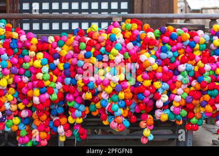 KYOTO - 01 JANVIER : boulettes kurizaru multicolores dans un temple de Kyoto sur 03 janvier. 2017 au Japon Banque D'Images