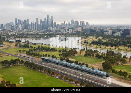 Vue aérienne du lac Albert Park et de la ville de Melbourne, Victoria, Australie Banque D'Images