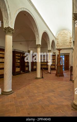 Bibliothèque dans l'abbaye de Monte Oliveto Maggiore Banque D'Images