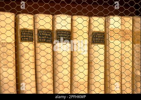 Bibliothèque dans l'abbaye de Monte Oliveto Maggiore Banque D'Images