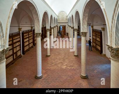 Bibliothèque dans l'abbaye de Monte Oliveto Maggiore Banque D'Images