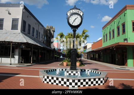 KISSIMMEE/ORLANDO/FLORIDE/ÉTATS-UNIS - 30, NOVEMBRE 2017. Visiteur et voyageurs visitant la vieille ville i Kissimmee Florida USA (Photo.Francis Dean/Dean Pictures) Banque D'Images