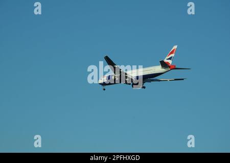 TEMPA / FLORIDE / ETATS-UNIS - 02 DÉCEMBRE 2017. Vol commercial British Airways atterrissant à l'aéroport international de Tempa, en Floride, aux États-Unis (Photo.Francis Dean/Dean Pictures) Banque D'Images