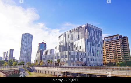 Bâtiment moderne à Diagonal Mar et Port Forum à Barcelone, Catalunya, Espagne, Europe Banque D'Images