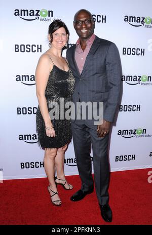 Acteur lance Reddick, plus connu pour ses rôles sur le fil et la franchise John Wick a été trouvé mort à 60 ans sur 17 mars 2023 à sa maison à Studio City, ca. 3 février 2015 Hollywood, env. Lance Reddick et son épouse Stephanie Reddick 'Bosch' Red Carpet projection spéciale au ArcLight Cinemas Cinerama Dome © Luis Martinez/AFF-USA.com Banque D'Images