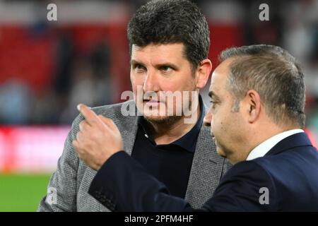 Filippo Giraldi, directeur sportif de la forêt de Nottingham et Kyriakos Doureka, directeur du football de la forêt de Nottingham lors du match de la première ligue entre Nottingham Forest et Newcastle United au City Ground, Nottingham, le vendredi 17th mars 2023. (Photo : Jon Hobley | MI News) Credit: MI News & Sport /Alay Live News Banque D'Images