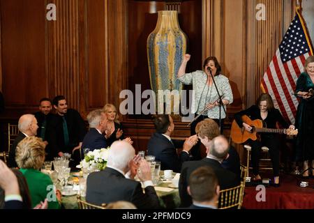 Washington DC, États-Unis. 17th mars 2023. Le groupe chérissent les Dames aux amis de l'Irlande Caucus St. Déjeuner du jour de Patrick au Capitole des États-Unis à Washington, DC sur 17 mars 2023. Crédit: Yuri Gripas/Pool via CNP/MediaPunch crédit: MediaPunch Inc/Alay Live News Banque D'Images