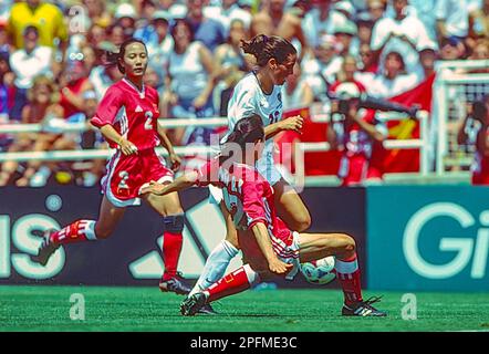 Julie Foudy (USA) #11 lors de la finale USA contre CHN lors de la coupe du monde féminine de football 1999 de la FIFA. Banque D'Images