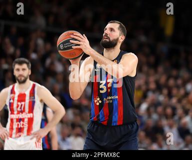 Sabadell, Barcelone, Espagne. 17th mars 2023. Barcelone Espagne 17.03.2023 Nikola Mirotic (FC Barcelone ) contrôle le ballon lors du match de basket-ball EuroLeague entre le FC Barcelone et Crvenza Zveda Belgrade au Palau Blaugrana le 17 mars 2022 à Barcelone. (Credit image: © Xavi Urgeles/ZUMA Press Wire) USAGE ÉDITORIAL SEULEMENT! Non destiné À un usage commercial ! Crédit : ZUMA Press, Inc./Alay Live News Banque D'Images