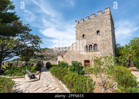 Butrint, Albanie - 16 septembre 2021 : le château vénitien du 14th siècle situé dans le parc national de Butrint, en Albanie, site classé au patrimoine mondial de l'UNESCO. Banque D'Images